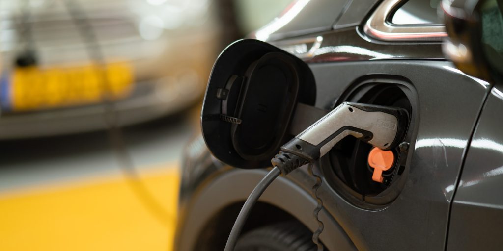Electric vehicles listed as top priority by mayors in new U.S. Conference of Mayors report